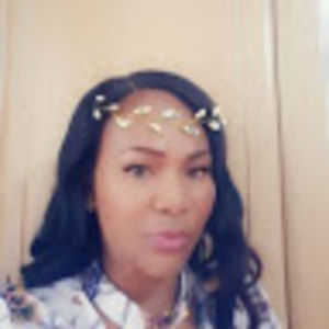 Meet your Posher, Lydia moore